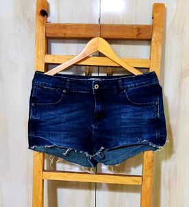 Dark Wash Denim Shorts size-32