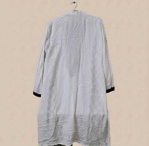 Elegant White &amp; Black Embroidered Kurti