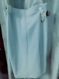 PENCIL SKIRT WHITE AND PINK LACE TOP