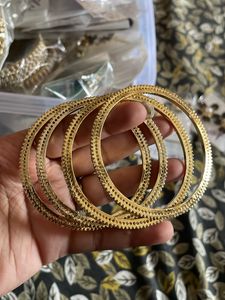 Ad Bangles