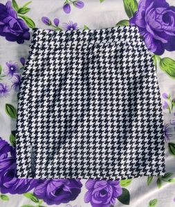 URBANIC Black&amp;White Geometrical Mini Skirt