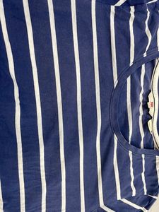 Levi’s Striped V-Neck Tee