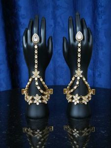 WHITE KUNDAN HATHPHOOL BRACELET