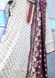 Women&#39;s Ethnic Kurta With Dupatta