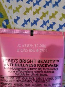 Pond&#39;s Bright Beauty Facewash