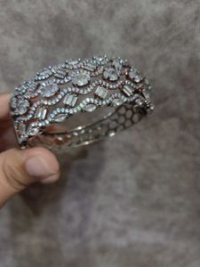 Elegant Silver Tone Bangle