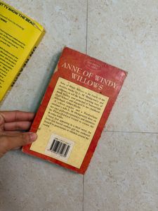 Used Books Bundle ( in a good condition )