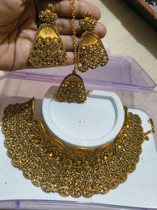 Necklace &amp; Earring Set