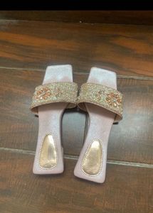 traditional flats for women