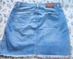 PRICE REDUCED!! BLUE DENIM SKIRT from Lee