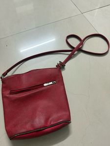 Multiple Pockets  Sling Bag