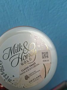Oriflame Milk &amp; Honey Scrub &amp; Cream Set
