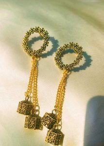 Pack Of 1 Long Earrings