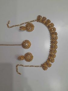 Elegant Gold Jewelry Set