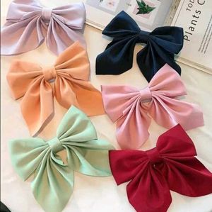 🎀LARGE SATIN ALLIGATOR CLIPS BOW🎀