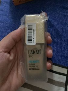Lakme 9to5 Hya Matte Foundation-w120 Warm Creme