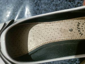 White Flats with Bow - Size 6