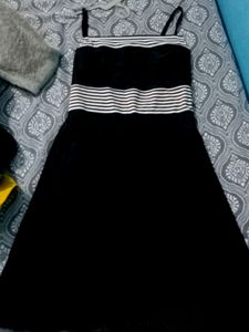 Sleeve Dress In Black And Stripe Design