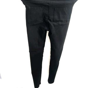 edgy black ripped jeans with comfort&amp; style!!!