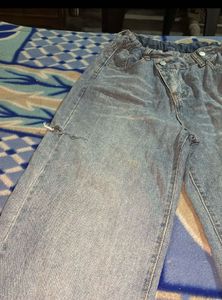 Side cutouts straight fit jeans