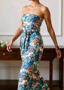 beautiful and colourful Tropical Print Jumpsuit 🛍