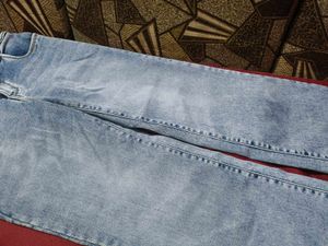 Light Wash Straight Leg Jeans