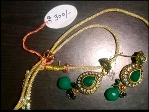 Emerald Green Diamond Necklace Set