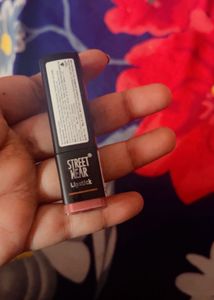 Nude lipstick