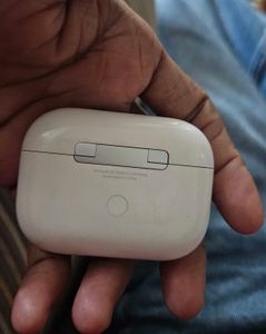 Airpods Pro (1st Gen)