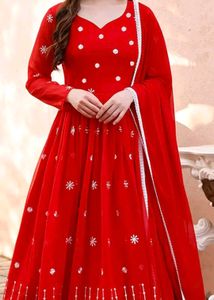 ❤️ Gorgeous Red Embroidered Anarkali Set ❤️