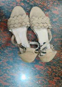 Velet Heels Suitable For All Dresses