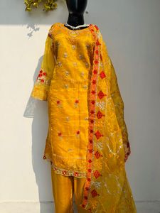 Embroidered Pakistani Suit