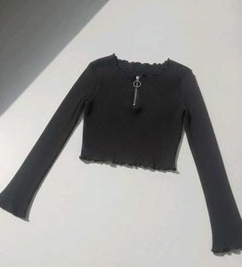 Chic Ribbed Crop Top