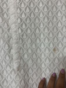 white chiksniati kurti