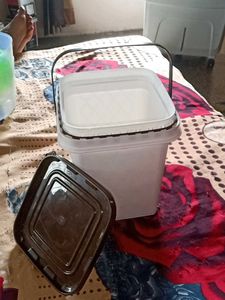 White Plastic Container with Handle Set Of 4
