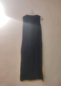 WOMEN'S SLEEVELESS COTTON BLEND REGULAR KURTA