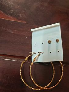 Gold Tone Earring Set