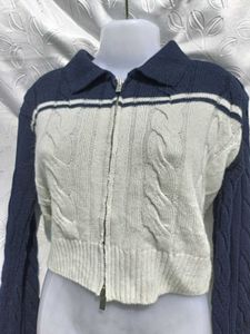 Stylish Cropped Knit Zip-Up