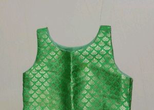 Sleeveless Ethnic kurta