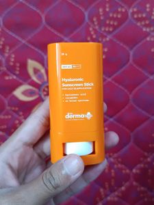 The Derma Co Hyaluronic Sunscreen Stick with SPF60