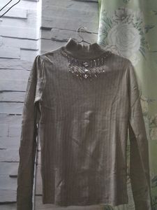 women winter top round neck ( grey colour) stone w