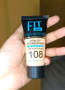 Fit Skin Huda Matte Me Foundation - Shade 108