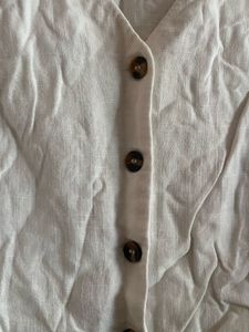 H&amp;M White Button-Down Vest