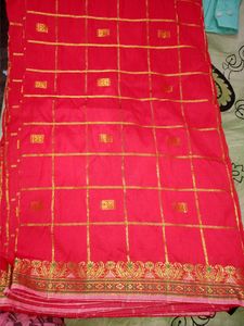 Looking New Red ♥️ Banarsi Saare