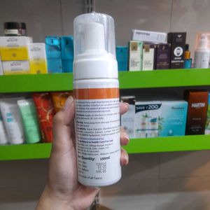 Professional O3+ Vitamin C Facewash