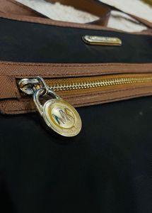 ✨ Michael Kors Crossbody Bag ✨
