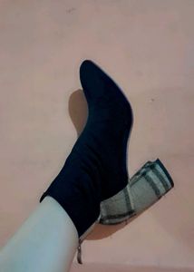 Women Solid Regular Block Boots