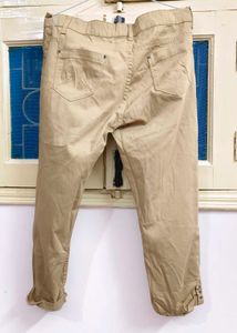 Khaki Casual Capri Pants🤎