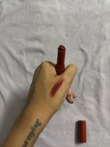 Mamaearth Moisture Matte Lipstick - Red Caramel