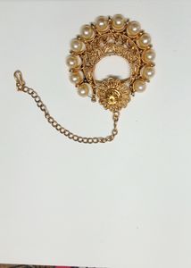 maang tika golden shade